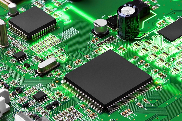 What opportunities does the development of 5G bring to crystal oscillators?